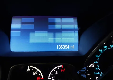 2014 Ford Focus Se z USA, uszkodzony, nr VIN 1FADP3K26EL301235